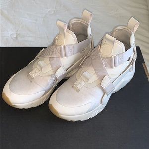 Women’s Nike Air Huarache City